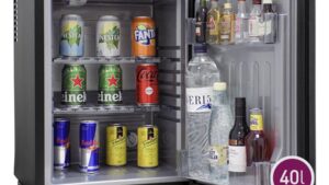 Minibar refrigerada, 40 lt, cubierta en madera